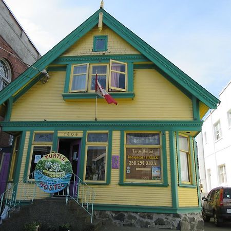 Turtle Hostel Victoria Extérieur photo